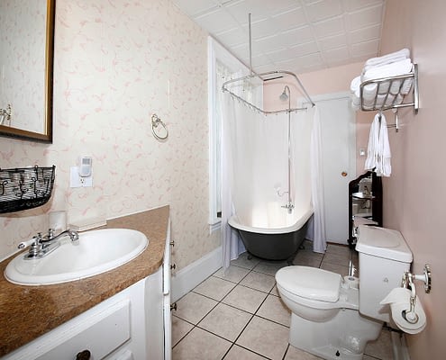 Winter Bathroom of Summerside Inn Bed and Breakfast