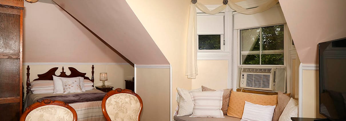 Springroom at Summerside Inn Bed and Breakfast