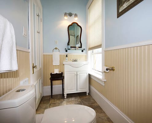 Blueroom bathroom at Summerside Inn Bed and Breakfast