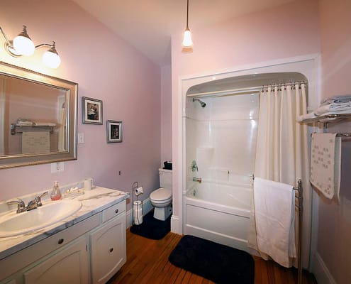 Bathroom in summer room in Summerside Inn Bed and Breakfast