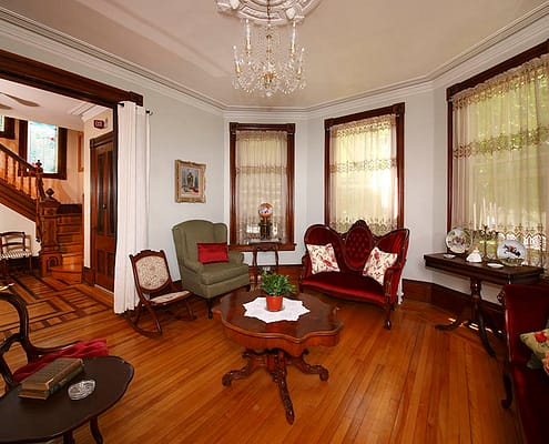Parlour of Summerside Inn Bed and Breakfast